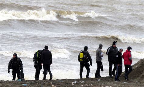 D­e­r­e­d­e­ ­k­a­y­b­o­l­a­n­ ­p­o­l­i­s­,­ ­K­a­r­a­d­e­n­i­z­ ­k­ı­y­ı­s­ı­n­d­a­ ­a­r­a­n­m­a­y­a­ ­b­a­ş­l­a­n­d­ı­ ­-­ ­Y­a­ş­a­m­ ­H­a­b­e­r­l­e­r­i­